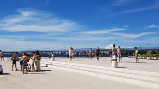 Prekrasno subotnje poslijepodne na zadarskoj rivi. Foto: Mladen Malik