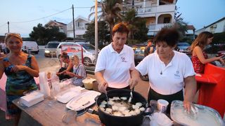 Gastro manifestacija “Bibinjski gušti” – druga večer Gastro manifestacija “Bibinjski gušti” – druga večer