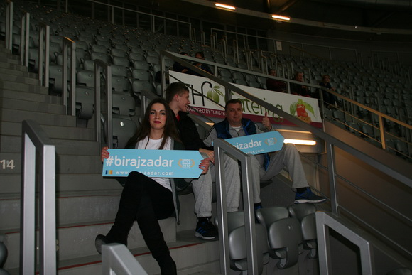 Košarkaši i navijači KK Zadar podržali akciju #birajzadar Košarkaši i navijači KK Zadar podržali akciju #birajzadar