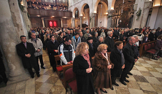 Božićno misno slavlje u katedrali sv. Stošije (foto:Saša Čuka)