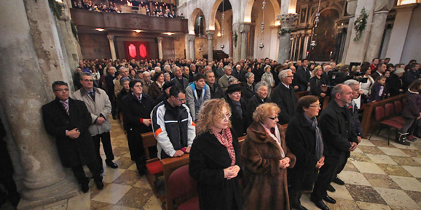 Božićno misno slavlje u katedrali sv. Stošije (foto:Saša Čuka) Božićno misno slavlje u katedrali sv. Stošije (foto:Saša Čuka)