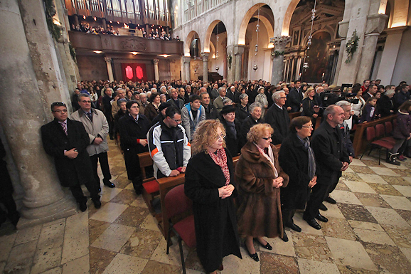 Božićno misno slavlje u katedrali sv. Stošije (foto:Saša Čuka)