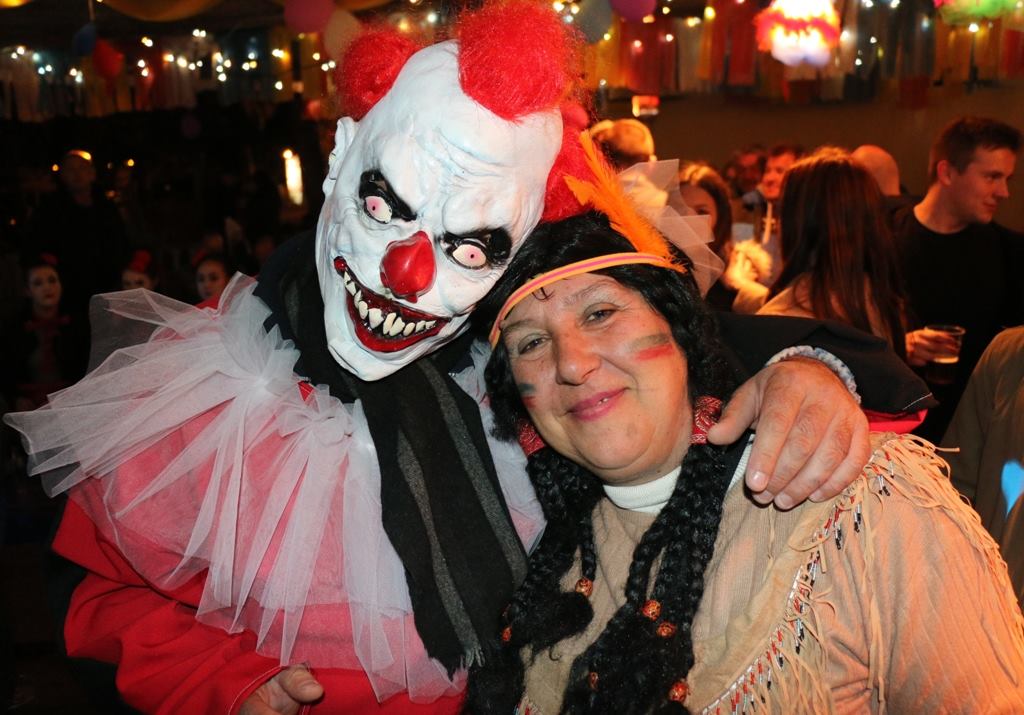 Virske maškare: Maja Šuput zapalila ledenu virsku večer Virske maškare: Maja Šuput zapalila ledenu virsku večer