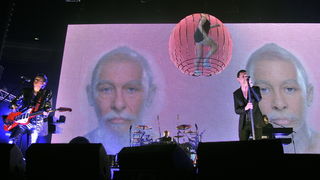 Zagreb, 140210.
Arena Zagreb, Laniste.
Koncert engleske rock skupine Depeche Mode.
Foto: Boris Kovacev / CROPIX