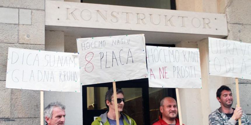12.05.2014., Split – Prosvjed radnika Konstruktor Inzenjeringa ispred upravne zgrade gradjevinske tvrtke u Svacicevoj ulici zbog neisplacenih osam placa. Photo: Ivana Ivanovic/PIXSELL 12.05.2014., Split – Prosvjed radnika Konstruktor Inzenjeringa ispred upravne zgrade gradjevinske tvrtke u Svacicevoj ulici zbog neisplacenih osam placa. Photo: Ivana Ivanovic/PIXSELL