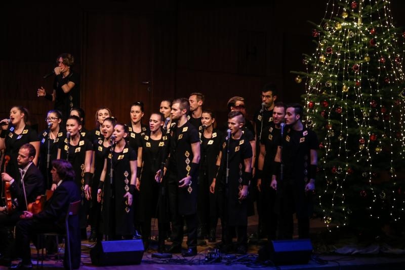 Božićni koncert Zagrebčcke filharmonije i Vokalnog ansambla Husar&Tomčić