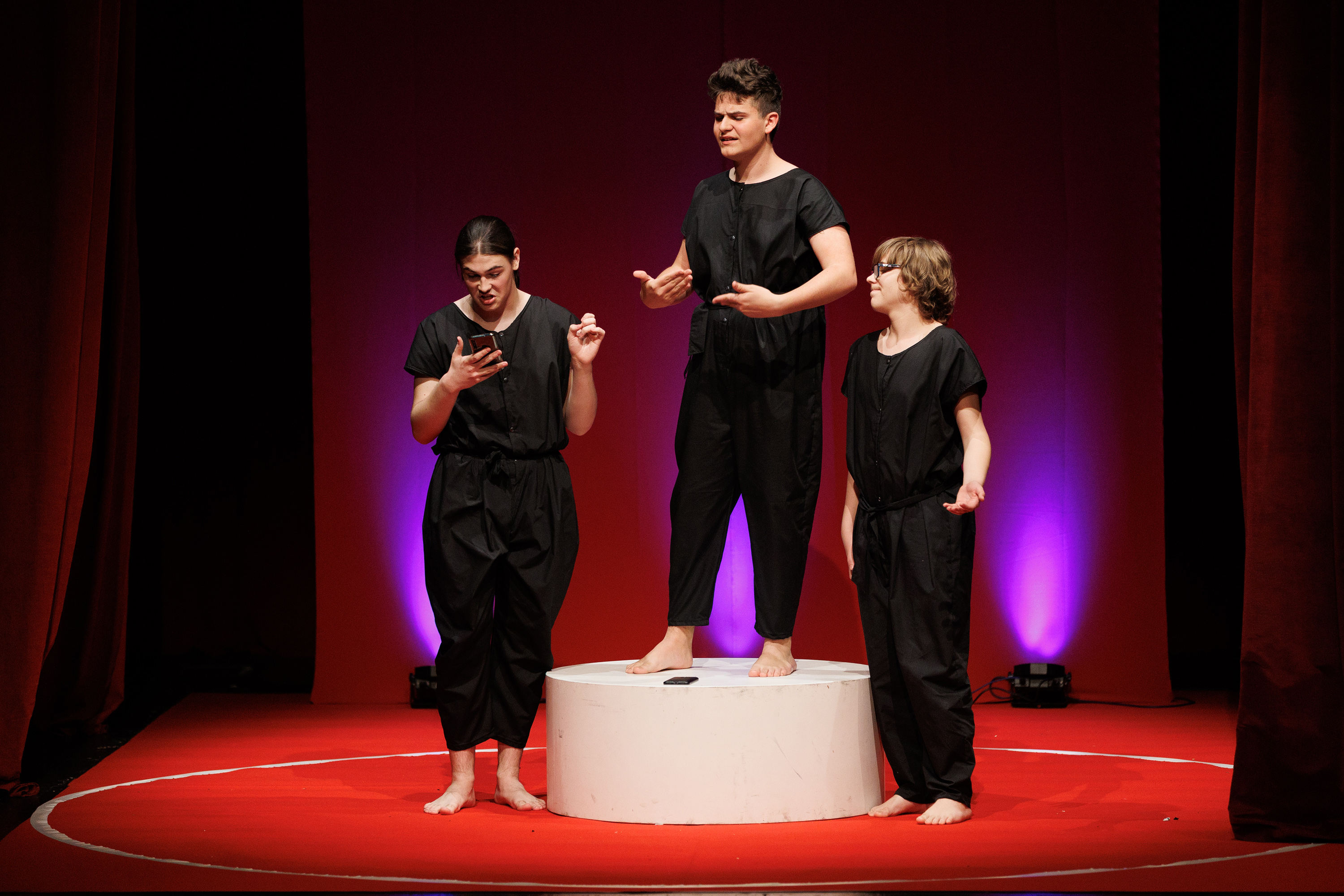 Igrajmo se: Zabranjeno mlađima od 15 strana A