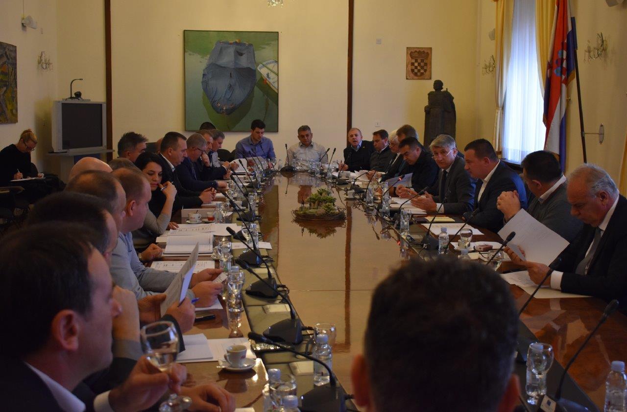Zadarski župan Božidara Longin održao sastanak s gradonačelnicima i načelnicima Zadarski župan Božidara Longin održao sastanak s gradonačelnicima i načelnicima