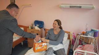 Caritas darivao majke u rodilištu povodom Dana života