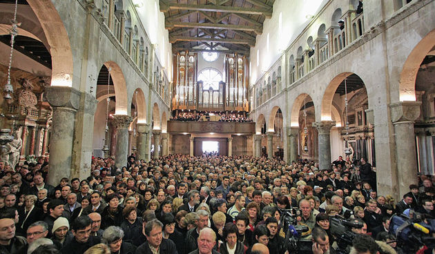 Posljednji ispraćaj nadbiskupa Ivana Prenđe (foto: Marin Gospić)
