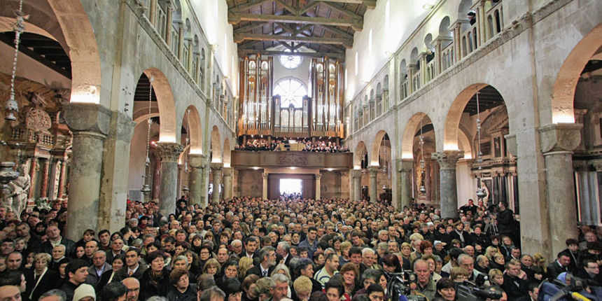 Posljednji ispraćaj nadbiskupa Ivana Prenđe (foto: Marin Gospić)