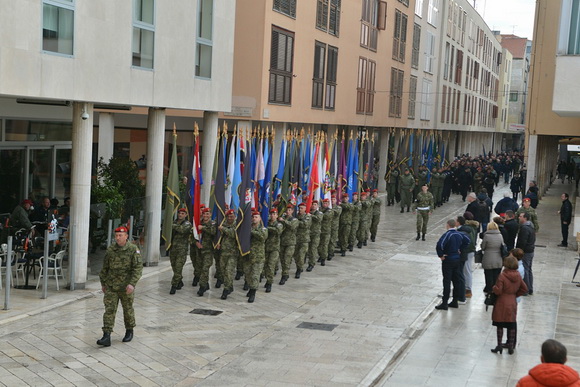 Svečani mimohod postrojbi u povodu proslave 23. obljetnice VRO Maslenica. Foto: Iva Perinčić