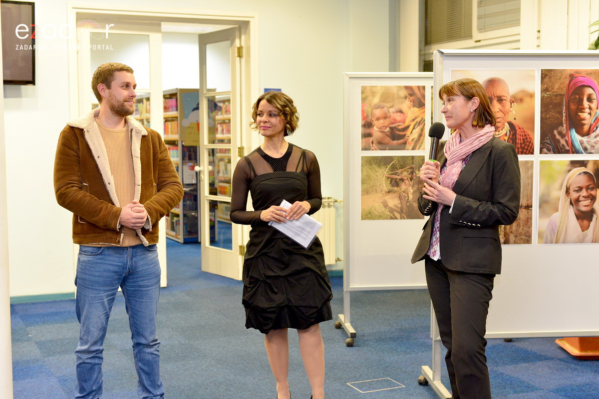 Gradska knjižnica Zadar: Otvorenje izložbe fotografija “Afrika na kvadrat” autora Filipa Brale Gradska knjižnica Zadar: Otvorenje izložbe fotografija “Afrika na kvadrat” autora Filipa Brale