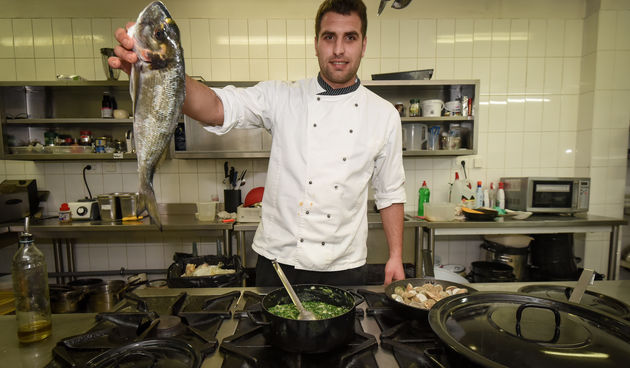 Restoran Niko, Erik Pavin