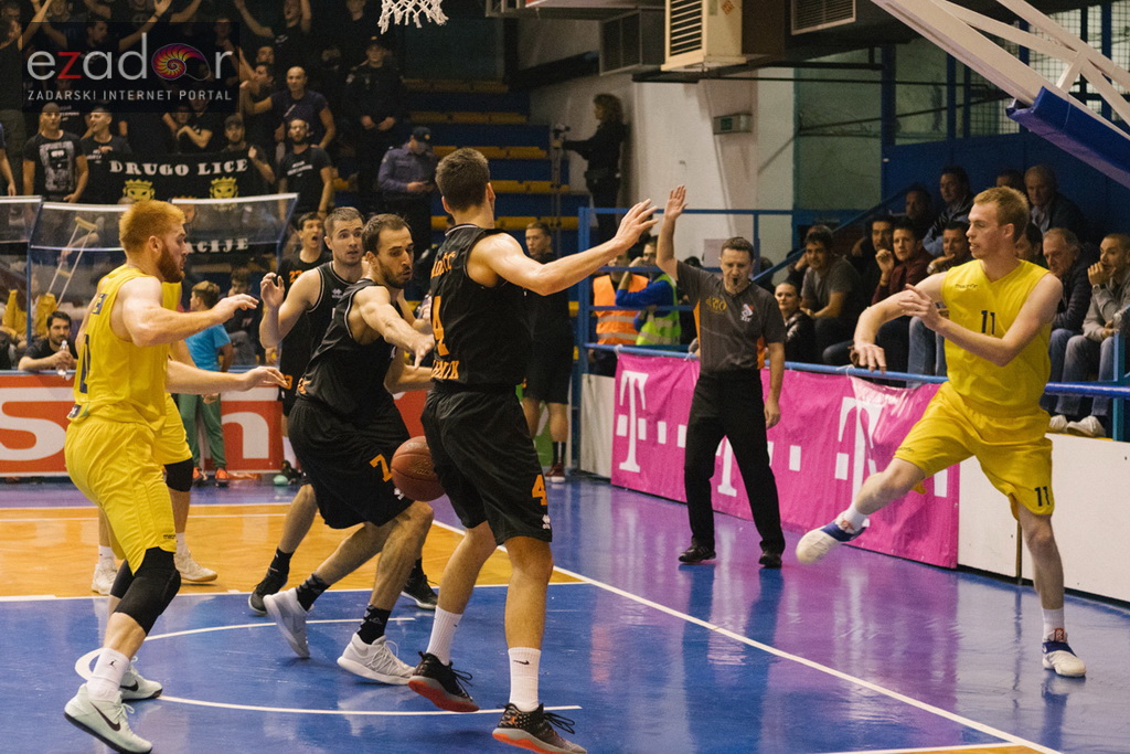 HT Premijer liga, 3. kolo: KK Jazine Arbanasi – GKK Šibenik 36-72 HT Premijer liga, 3. kolo: KK Jazine Arbanasi – GKK Šibenik 36-72