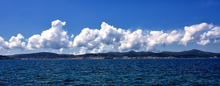 Skitnja gradom by Roberto Lerga