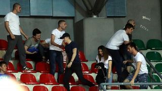 Intervencija policije na tribini s navijačima Zadra na utakmici Cibone i Zadra (80-71). Photo: Goran Stanzl/PIXSELL Intervencija policije na tribini s navijačima Zadra na utakmici Cibone i Zadra (80-71). Photo: Goran Stanzl/PIXSELL