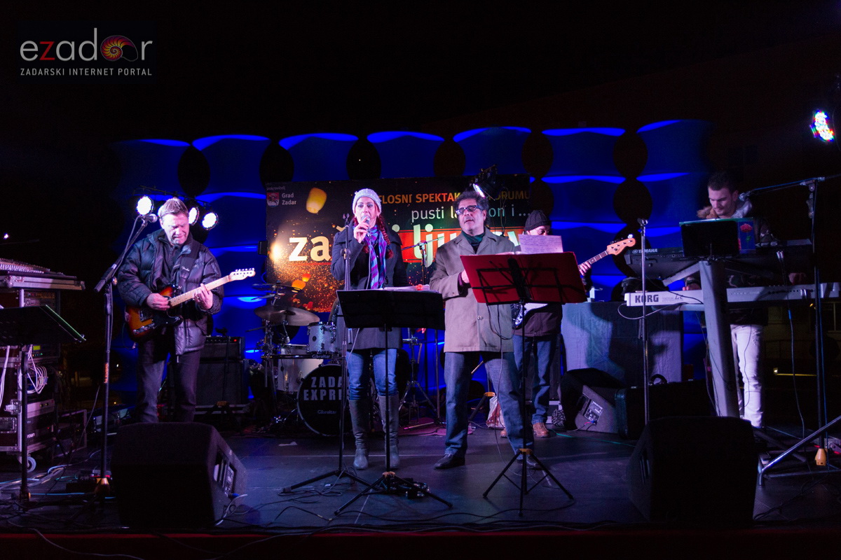 Humanitarni svjetlosni spektakl “Zaželi ljubav” na zadarskom Forumu, 18. veljače 2017. Humanitarni svjetlosni spektakl “Zaželi ljubav” na zadarskom Forumu, 18. veljače 2017.