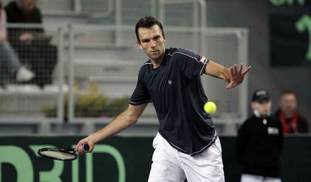 Varazdin, 050310. Susret 1. kola Svjetske skupine Davis cupa izmedju Hrvatske i Ekvadora igra se u Varazdinu. Prvi susret igraju Ivo Karlovic i Nicolas Lapentti. Foto: Zeljko Hajdinjak / Cropix