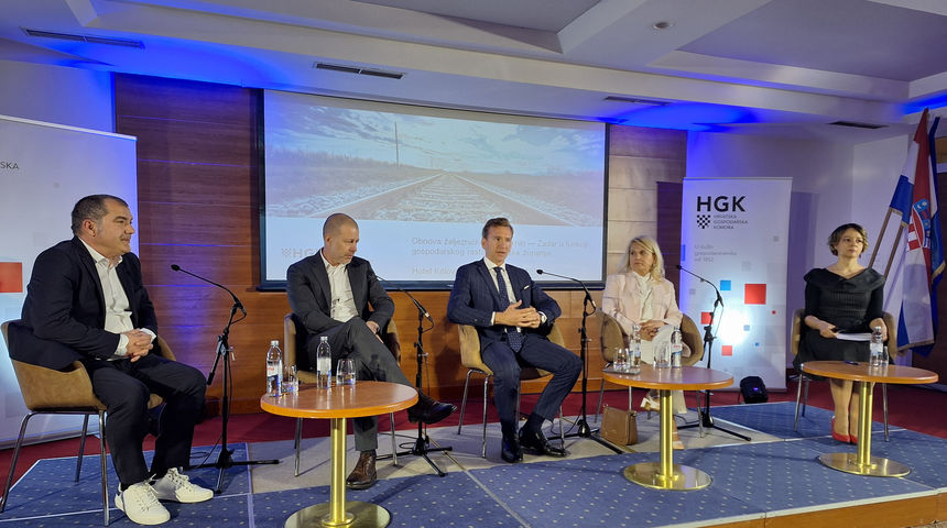 Đoni Štambuk, Ivan Kršić, Josip Bilaver, Svetlana Petrović i Ivana Zrilić Đoni Štambuk, Ivan Kršić, Josip Bilaver, Svetlana Petrović i Ivana Zrilić