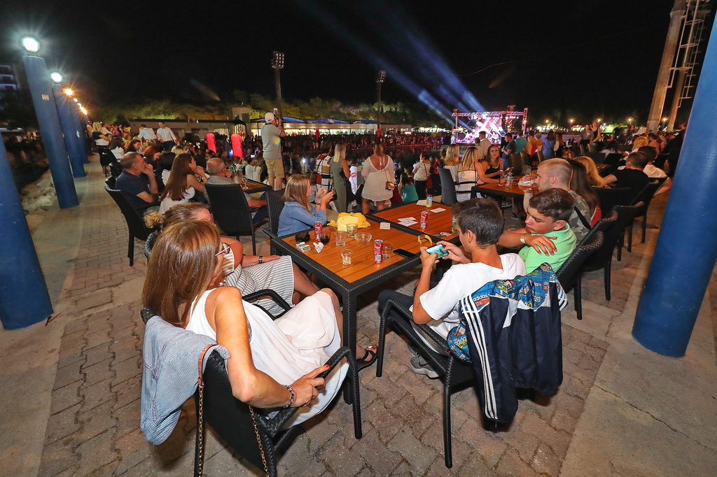 Čudesna Doris Dragović oduševila u Biogradu na Moru Čudesna Doris Dragović oduševila u Biogradu na Moru