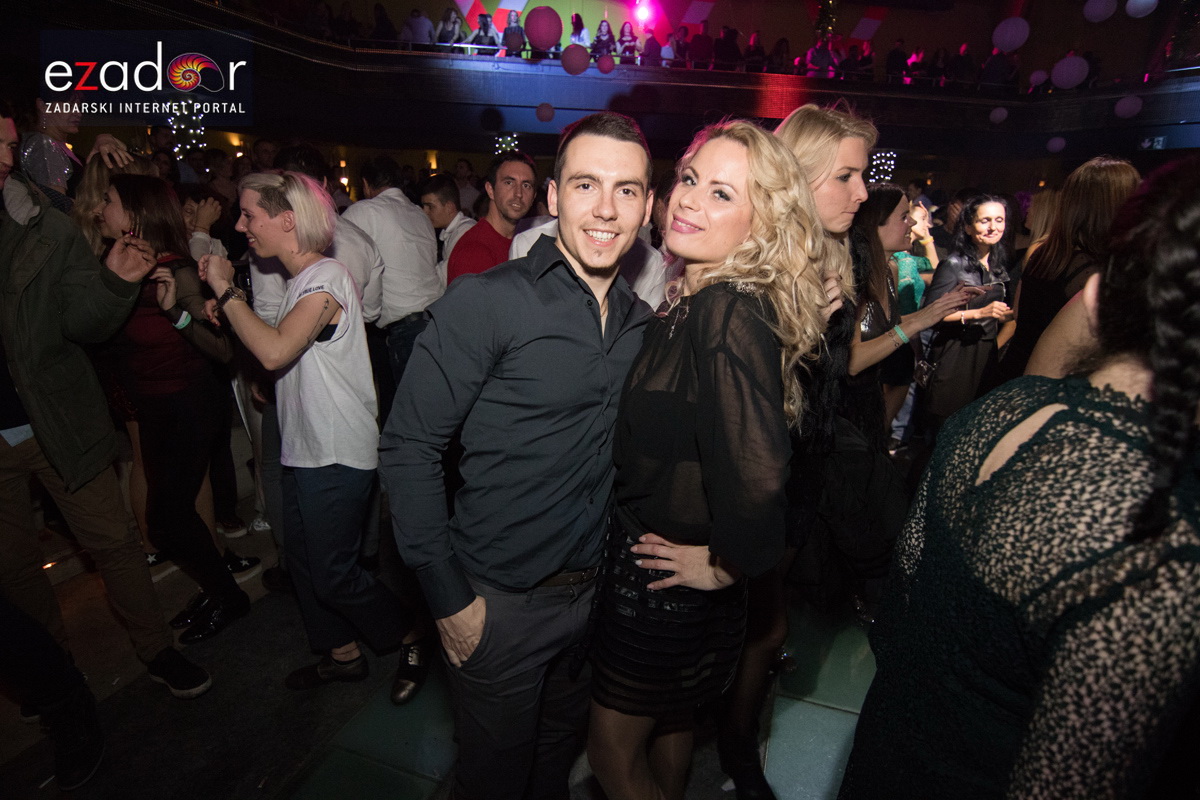 Ludnica u Saturnusu: Najbolji doček u svemiru i šire Ludnica u Saturnusu: Najbolji doček u svemiru i šire