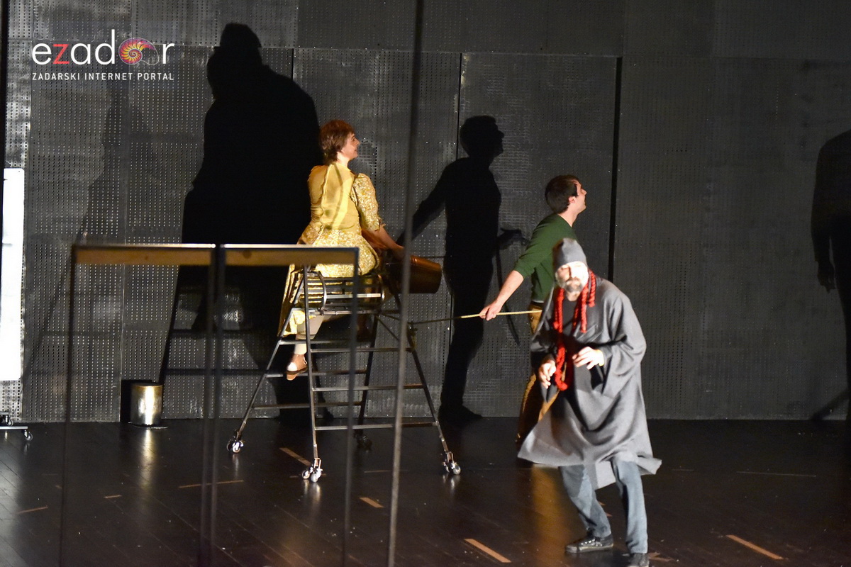 Premijera predstave “Nikome pravo” u Kazalištu lutaka Zadar Premijera predstave “Nikome pravo” u Kazalištu lutaka Zadar