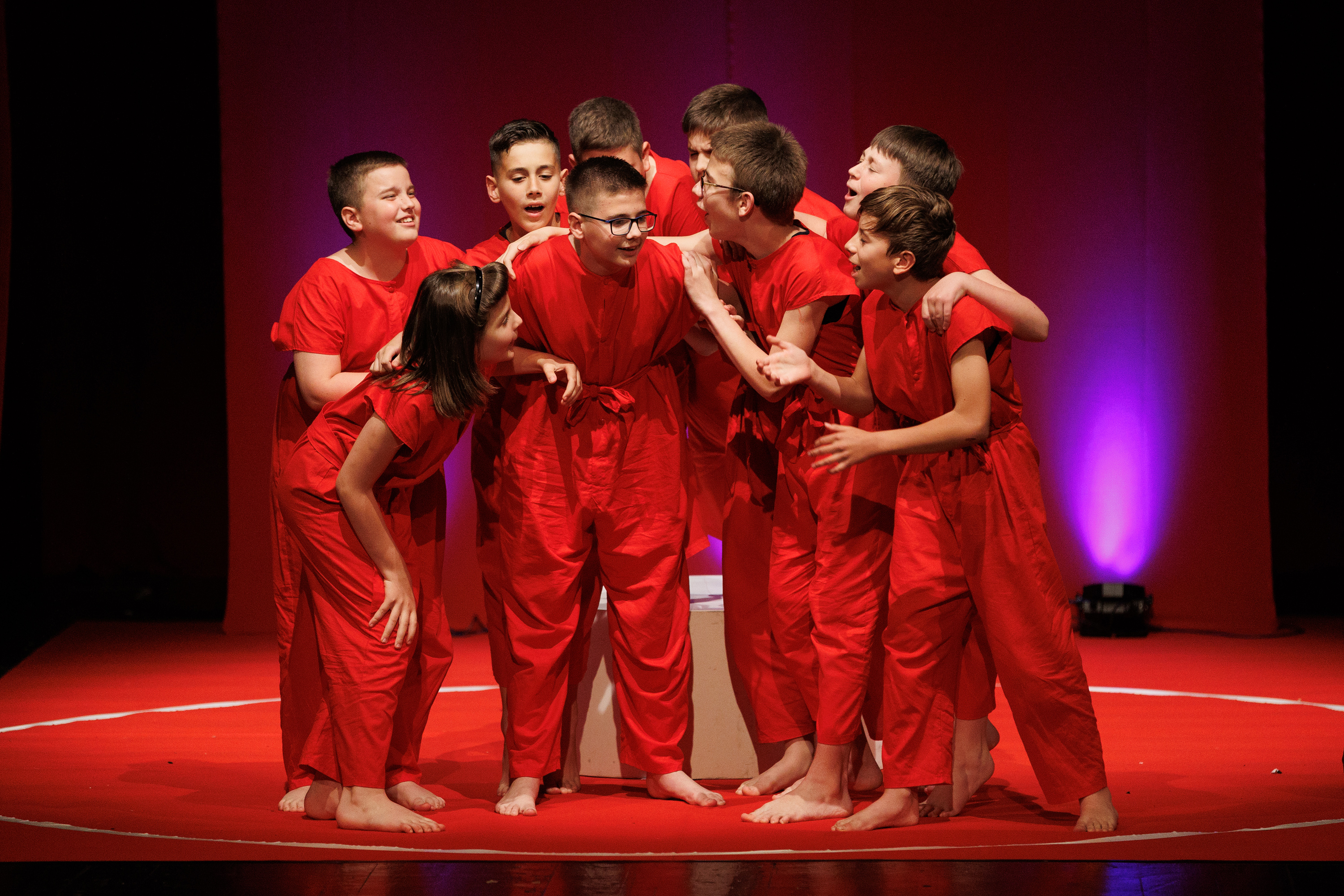 Igrajmo se: Zabranjeno mlađima od 15 strana A