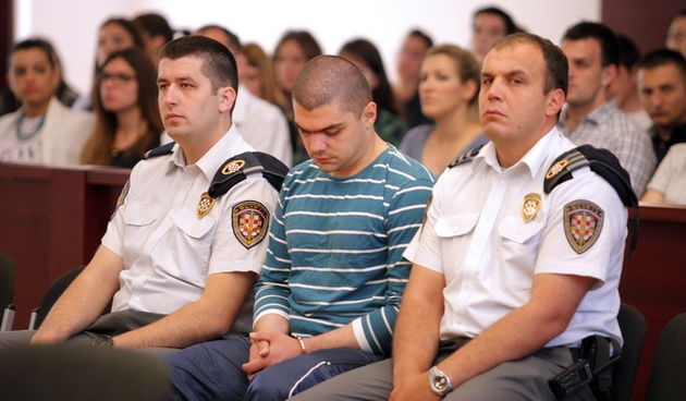 Split, 080513.
Na Zupanijskom sudu u Splitu danas je zapocelo sudjenje Ediju Misicu za ubojstvo Meksikanke Selene Graciano Macendo.
Na fotografiji: Edi Misic.
Foto: Duje Klaric / CROPIX