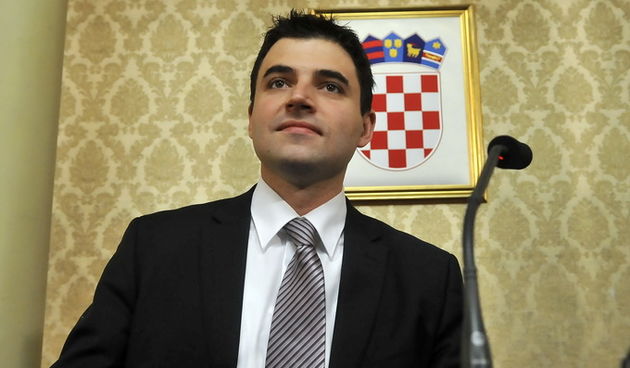 Zagreb, 201212. 
46. sjednica Gradske skupstine Grada Zagreba na kojoj se raspravljalo o prijedlogu proracuna Grada Zagreba za 2013. godinu.
Na fotografiji: Davor Bernardic, predsjednik Skupstine.
Foto: Bruno Konjevic / CROPIX