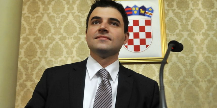 Zagreb, 201212.
46. sjednica Gradske skupstine Grada Zagreba na kojoj se raspravljalo o prijedlogu proracuna Grada Zagreba za 2013. godinu.
Na fotografiji: Davor Bernardic, predsjednik Skupstine.
Foto: Bruno Konjevic / CROPIX Zagreb, 201212.
46. sjednica Gradske skupstine Grada Zagreba na kojoj se raspravljalo o prijedlogu proracuna Grada Zagreba za 2013. godinu.
Na fotografiji: Davor Bernardic, predsjednik Skupstine.
Foto: Bruno Konjevic / CROPIX