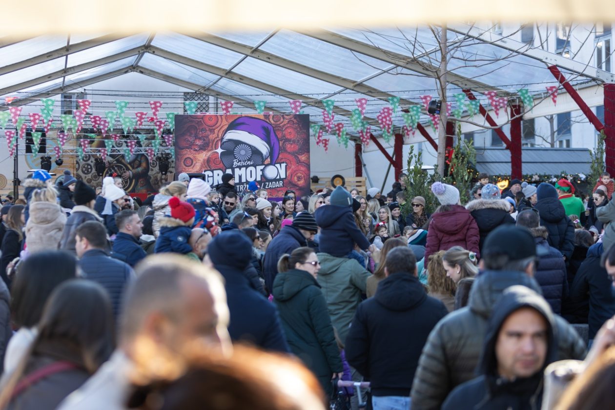 Dječji doček Nove godine na Božićnom gramofonu