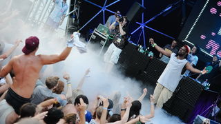 Zrce, 020712,
Nocni zivot na plazi Zrce.
Hideout Festival, do sada bio najposjeceniji dan , s oko otprilike 5000 posjetitelja samo u Aquariusu. Kao zvijezda veceri nastupio je Skrillex , a osim njega nastupali su Skream and Benga, Chase and Status, Sub Fo Zrce, 020712,
Nocni zivot na plazi Zrce.
Hideout Festival, do sada bio najposjeceniji dan , s oko otprilike 5000 posjetitelja samo u Aquariusu. Kao zvijezda veceri nastupio je Skrillex , a osim njega nastupali su Skream and Benga, Chase and Status, Sub Fo