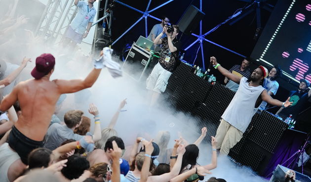 Zrce, 020712,
Nocni zivot na plazi Zrce.
Hideout Festival, do sada bio najposjeceniji dan , s oko otprilike 5000 posjetitelja samo u Aquariusu. Kao zvijezda veceri nastupio je Skrillex , a osim njega nastupali su Skream and Benga, Chase and Status, Sub Fo