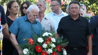 Zadar – Povodom obiljezavanja Dana pobjede i domovinske zahvalnosti i Dana hrvatskih branitelja kod sredisnjeg kriza na Gradskom groblju polozeni su vijenci i zapaljene svijece u sjecanje na sve poginule u Domovinskom ratu. Photo: Dino Stanin/PIXSELL