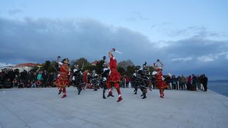 HGD Sv. Cecilija izvelo korčulanski viteški ples “Moreška” na Pozdravu suncu