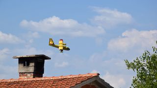 Zračne i kopnene snage gase požar kod Kožina Zračne i kopnene snage gase požar kod Kožina