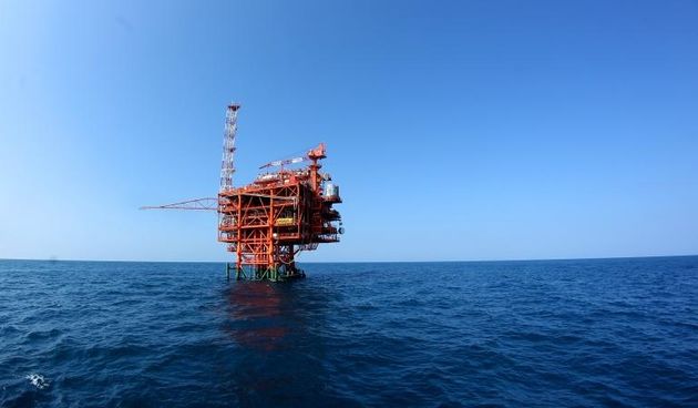 Plinska platforma Annamaria A na kojoj INA i AGIP eksploatiraju plin u Jadranskom moru. Photo: Boris Scitar/Vecernji list/PIXSELL