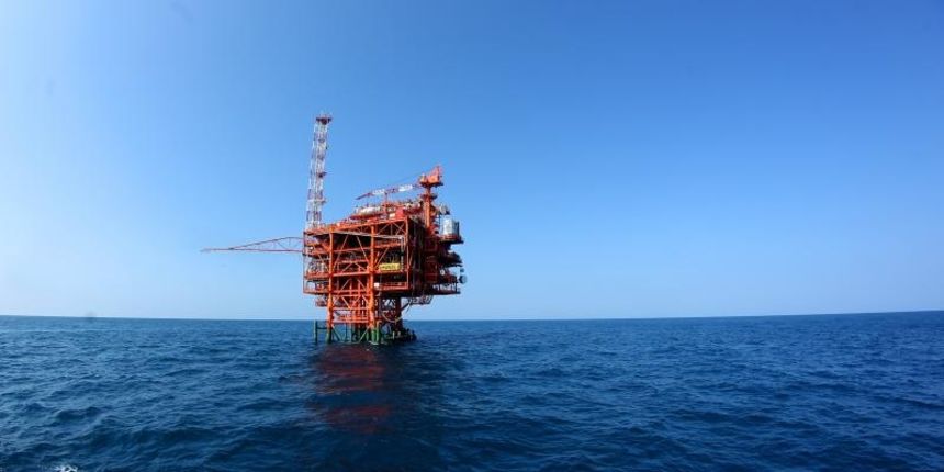 Plinska platforma Annamaria A na kojoj INA i AGIP eksploatiraju plin u Jadranskom moru. Photo: Boris Scitar/Vecernji list/PIXSELL