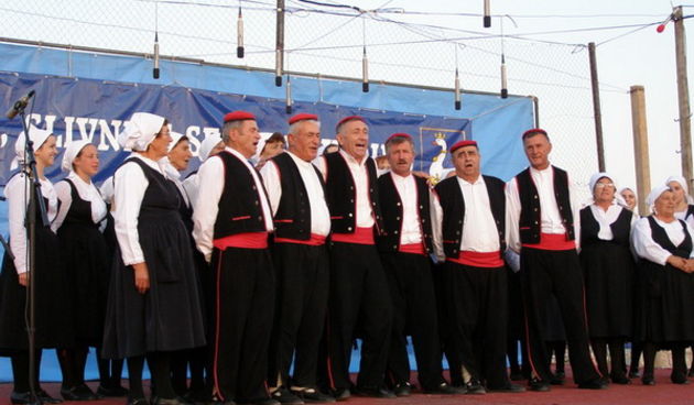 7. Smotra folklora: Oj, Slivnice selo na vidiku. Foto; Josip Prskalo