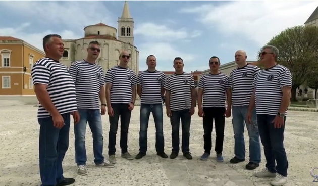 Klapa “Sveti Juraj” ima novi spot za pjesmu “U nedilju Ane – Mali motorin”
