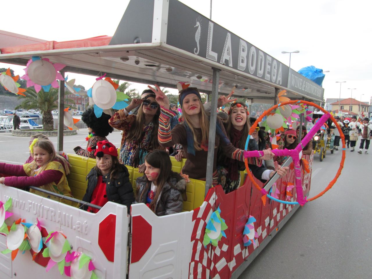 Zadarski karneval: Stanarske maškare – djeca cvijeća, Foto: DEsa Blaslov