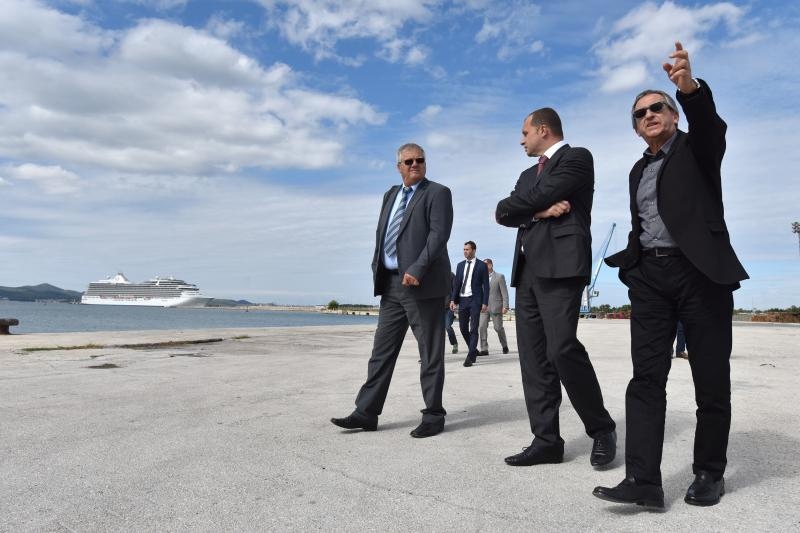 MInistar Hajdaš Dončić obišao novu luku u Gaženici, Foto: Dino Stanin/PIXSELL MInistar Hajdaš Dončić obišao novu luku u Gaženici, Foto: Dino Stanin/PIXSELL