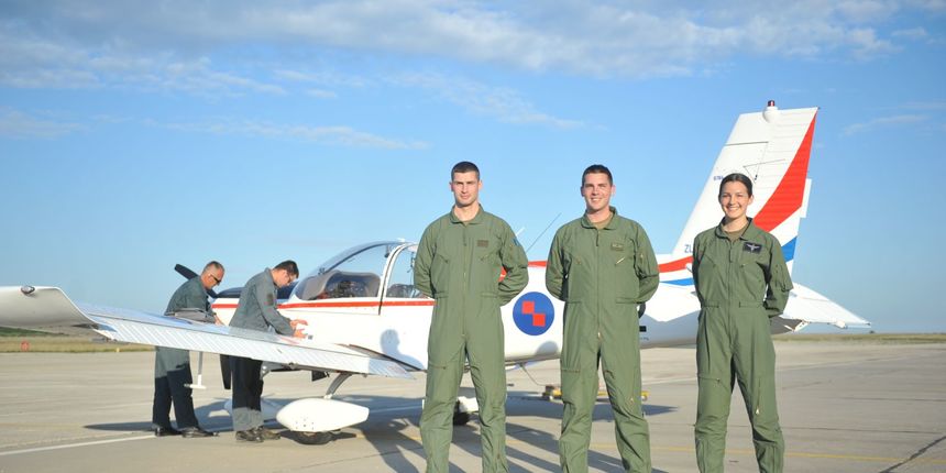 Kadeti izveli prve samostalne letove