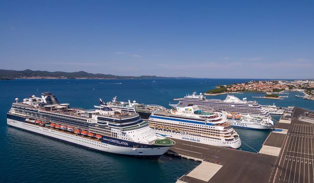 Tri megakruzera uplovila u Gaženicu. Foto: Ivan Vukša