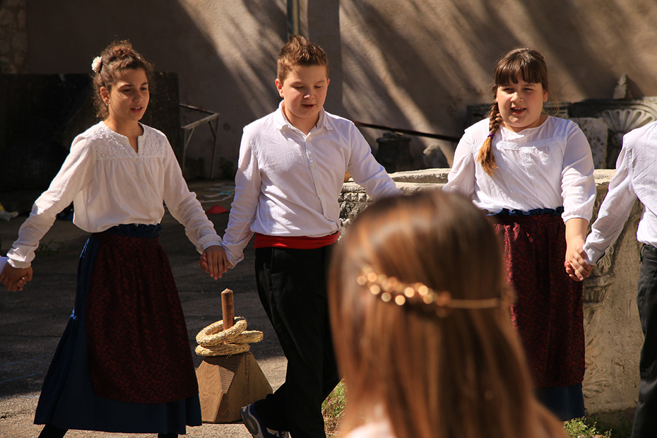 OŠ Zadarski otoci: “Igrajmo se igrajmo-igre dida moga”