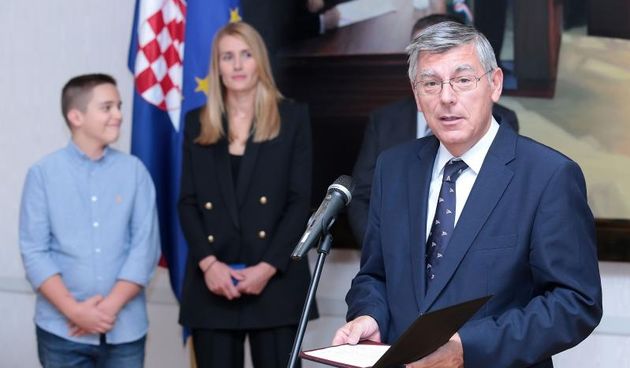 U organizaciji Ureda za informiranje Europskoga parlamenta u Republici Hrvatskoj i Hrvatskoga sabora odrzana je nacionalna svecanost dodjele nagrade Europskoga parlamenta “Europski gradjanin” humanitarnoj udruzi fra Mladen Hrkac. Zeljko Reiner. hoto: Pat