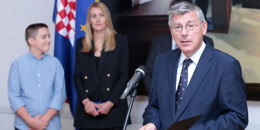 U organizaciji Ureda za informiranje Europskoga parlamenta u Republici Hrvatskoj i Hrvatskoga sabora odrzana je nacionalna svecanost dodjele nagrade Europskoga parlamenta “Europski gradjanin” humanitarnoj udruzi fra Mladen Hrkac. Zeljko Reiner. hoto: Pat