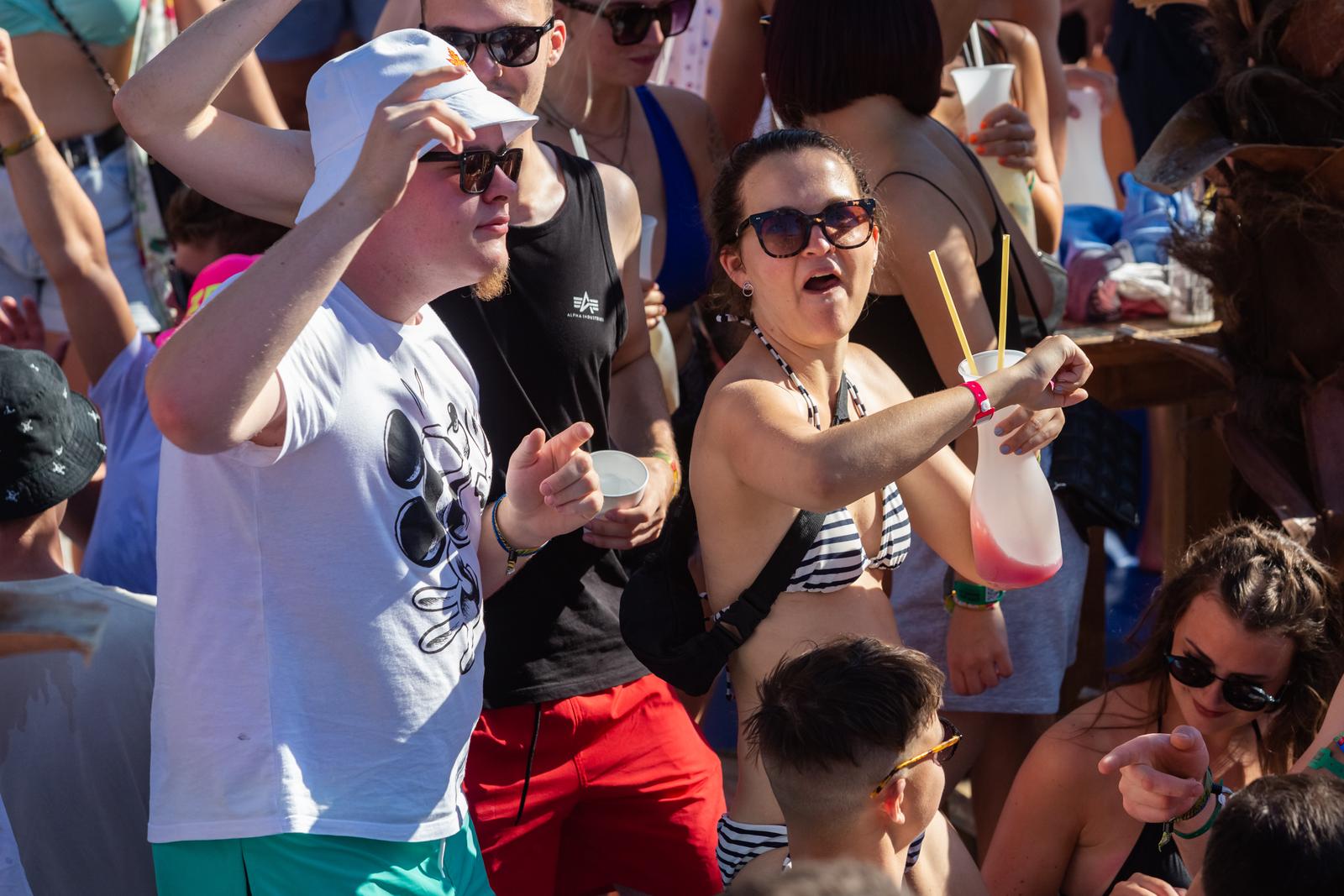 Dnevni party u klubu Papaya na plaži Zrće