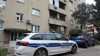 Rano jutros na krizanju ulica Petra Preradovica i Triglavske doslo je do pucnjave.Policija vrsi izvidne radnje Rano jutros na krizanju ulica Petra Preradovica i Triglavske doslo je do pucnjave.Policija vrsi izvidne radnje